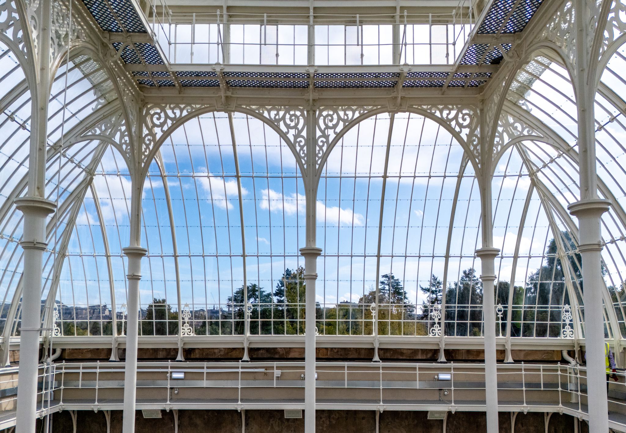 Royal Botanic Gardens Transformed by Laminated Glass - SGP